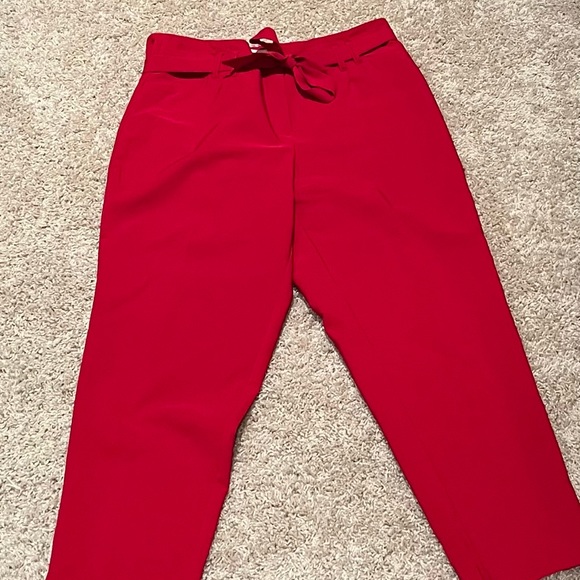 Cleo Every Body Red Cropped Pants with Tie Belt - Picture 1 of 6